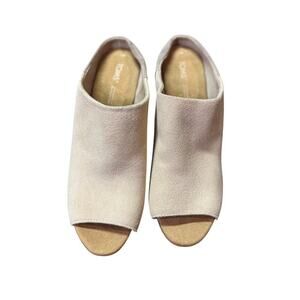 TOMS Women's Florence Sandal, Honey Beige, Peep Toe Platform, Suede, Slip On